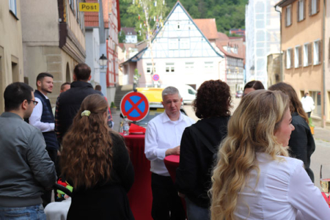 Zahlreiche bei der Eröffnungsfeier