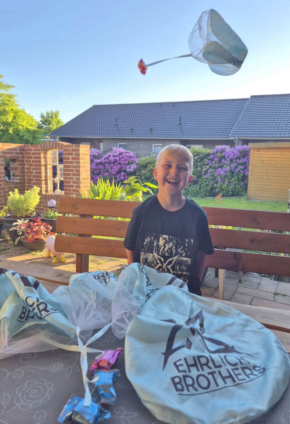 Niels mit Merch