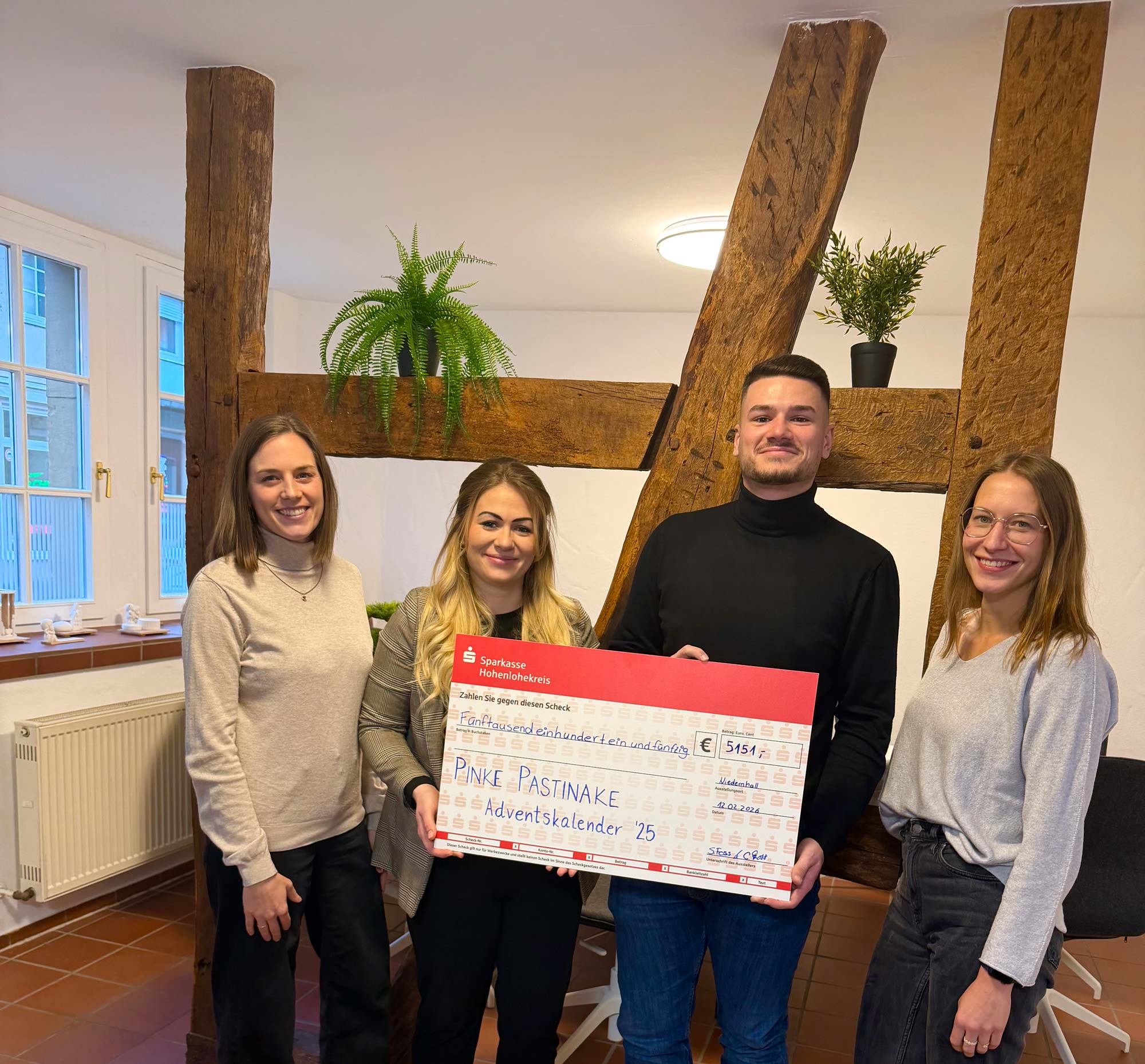 Spendenübergabe PinkePastinake