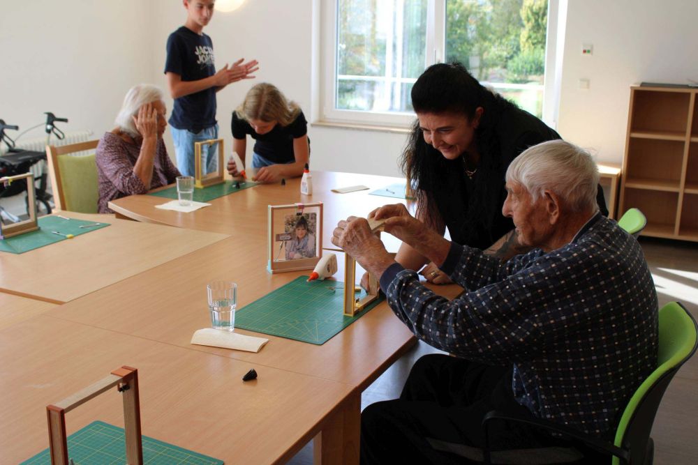 Basteln im Altenheim