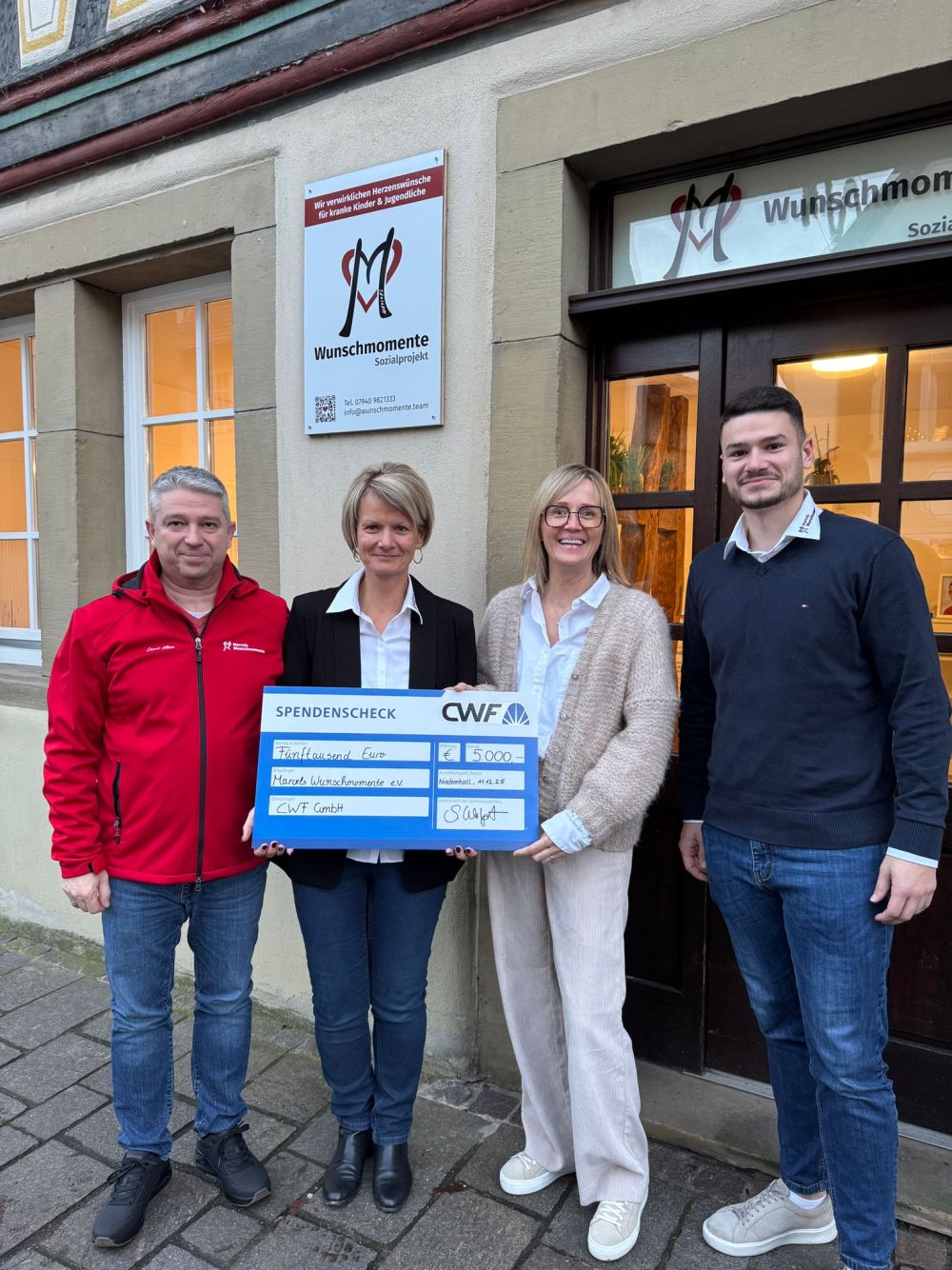 Spendenübergabe durch CWF